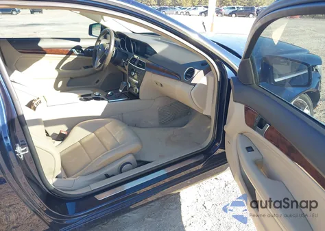 2012 Mercedes-Benz C 250 из США, поврежденный, VIN WDDGJ4HB6CF798326